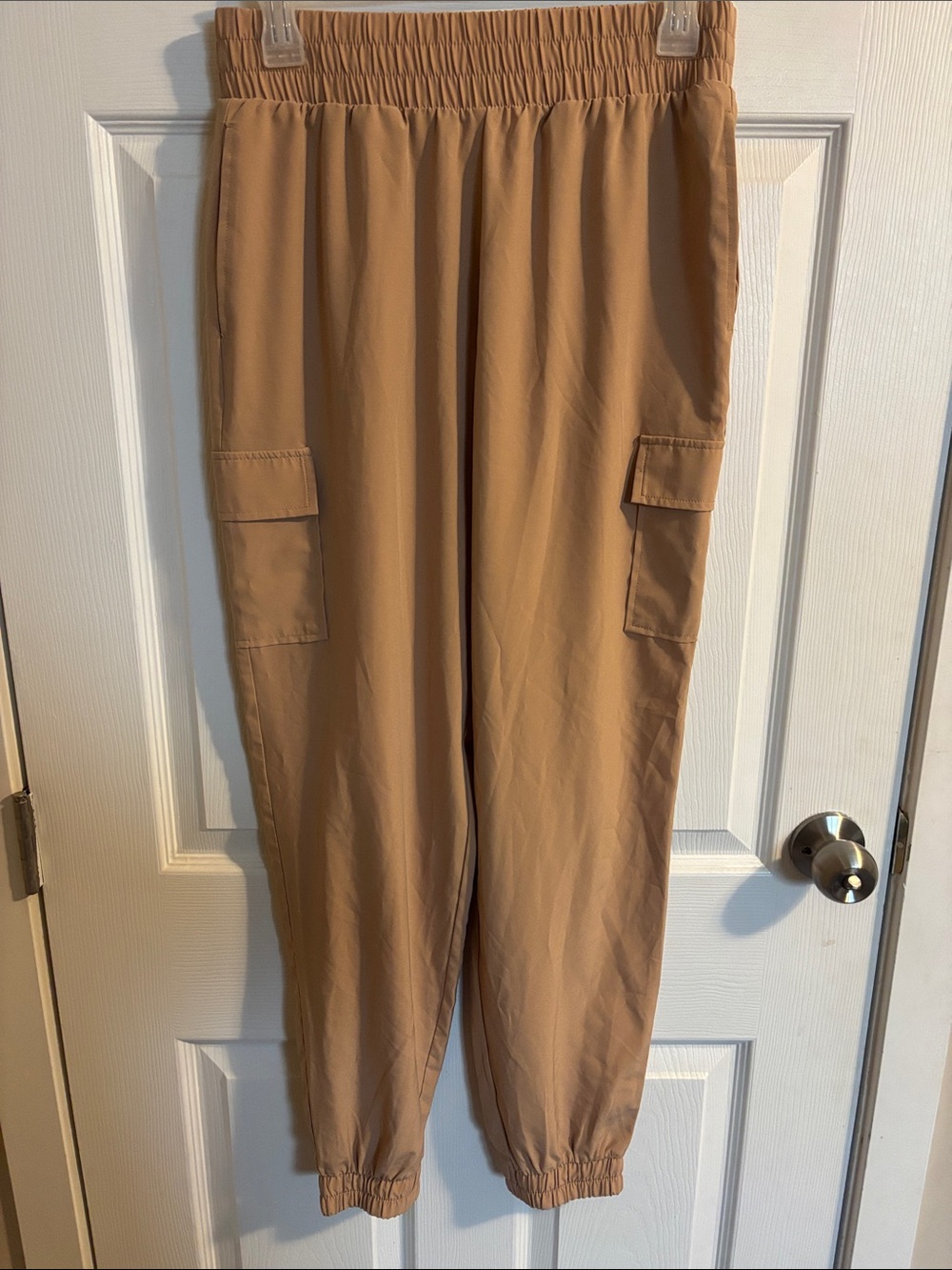 Lightweight elastic waist jogger style cargo pants